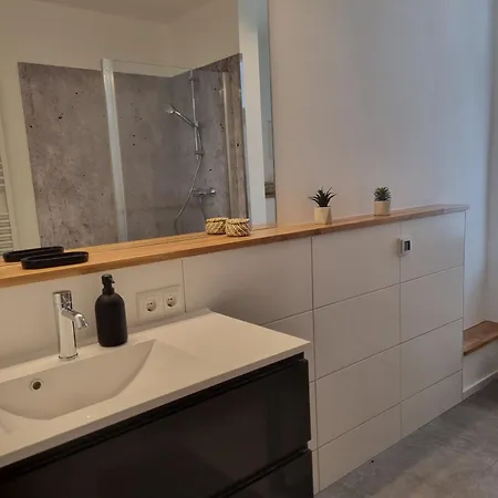 Maremar - Style-Loft Am Ferberturm - 2 Schlafzimmer - Luxus Boxspringbett - Arbeitsplaetze - Highspeed Wlan Gera Esterno foto
