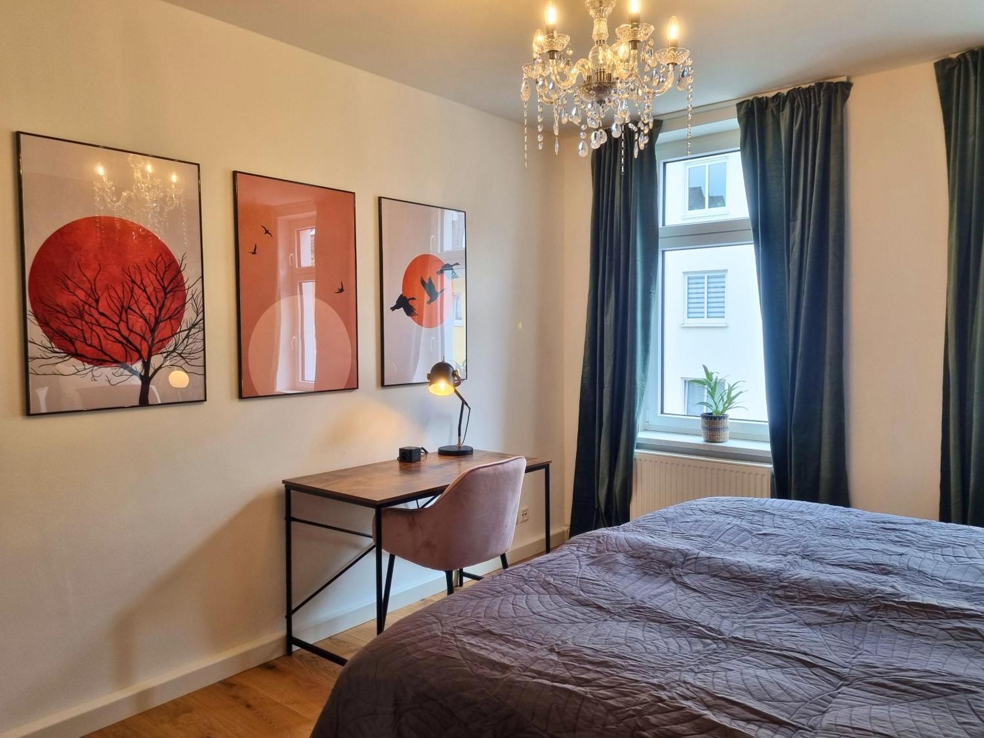 Apartment Maremar - Style-loft Am Ferberturm - 2 Schlafzimmer - Luxus Boxspringbett - Arbeitsplaetze - Highspeed Wlan Gera